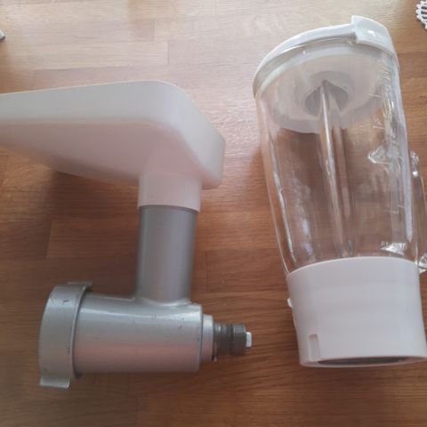 Kjøttkvern og blender til Kenwood.