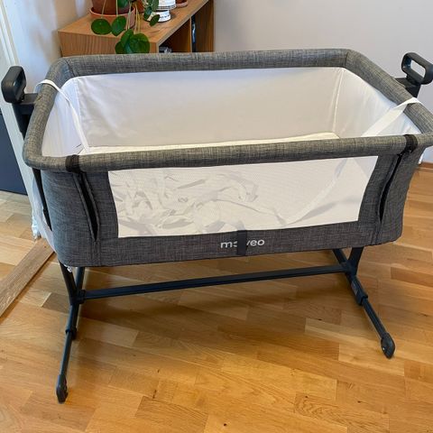 Moweo bedside crib