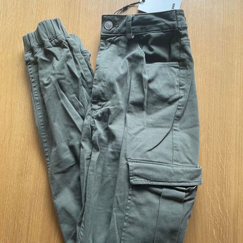 Khaki cargopants