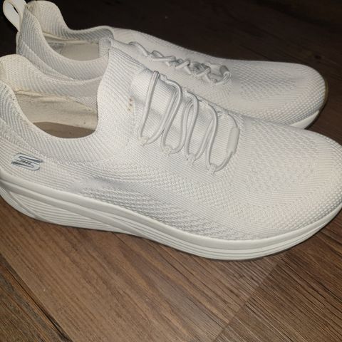 HVITE SKECHERS BOBS SPARROW 2.0 STØRRELSE 40