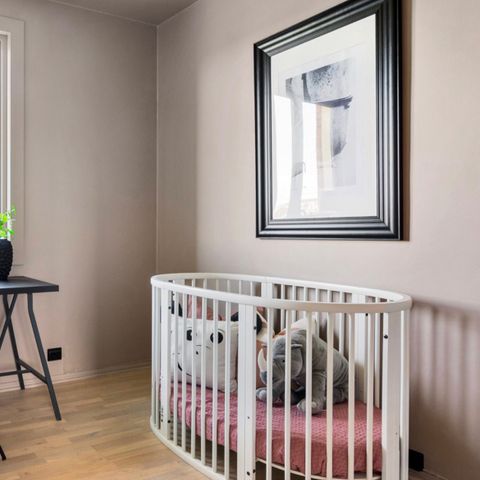 Stokke sleepi og junior seng hvit