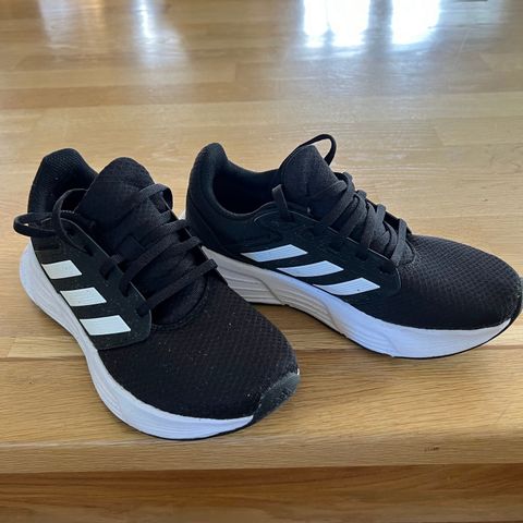 ADIDAS joggesko str 37,5