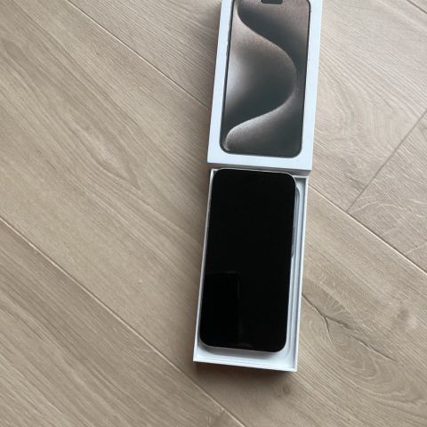 iPhone  15Pro Max-512GB- Naturlig titan