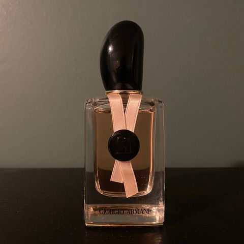 Armani si rose signature parfyme