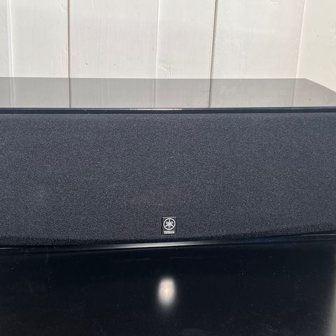 Yamaha senterhøyttaler og Fence Audio subwoofer