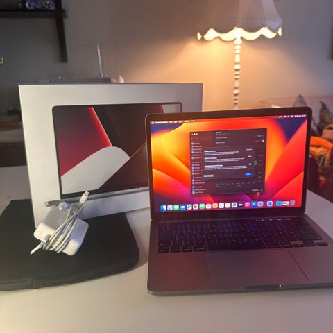 MacBook Pro M1 16gb ram/256gb 98% batteri