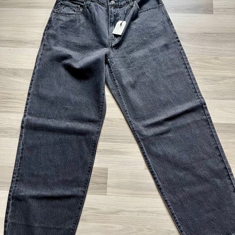 Nye Levis jeans «baggy dad»