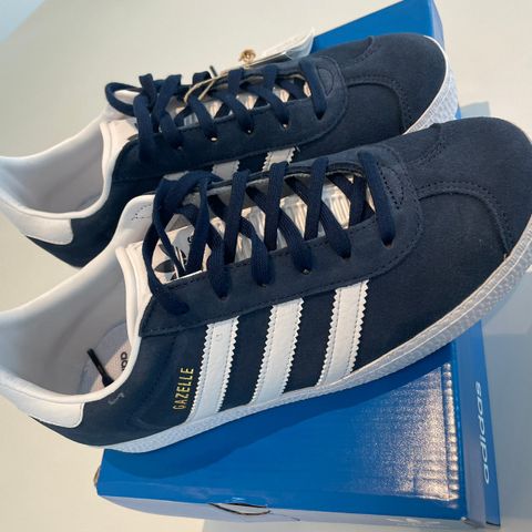 Helt nye blå Adidas Gazelle J str 38