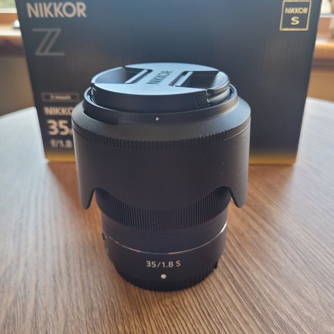 nikon z 35 1.8