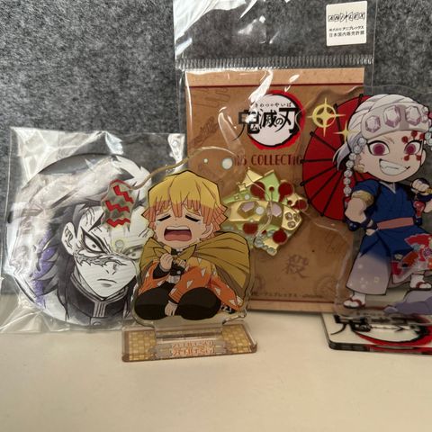 diverse demon slayer kimetsu no yaiba anime merch selges