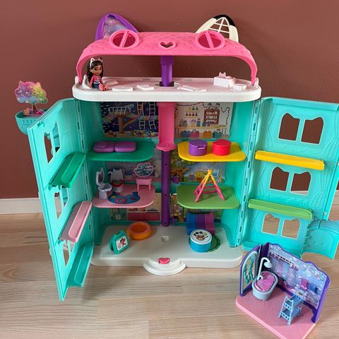 Gabbys Dollhouse