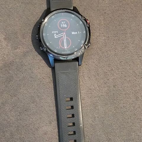 Garmin fenix 5 plus selges