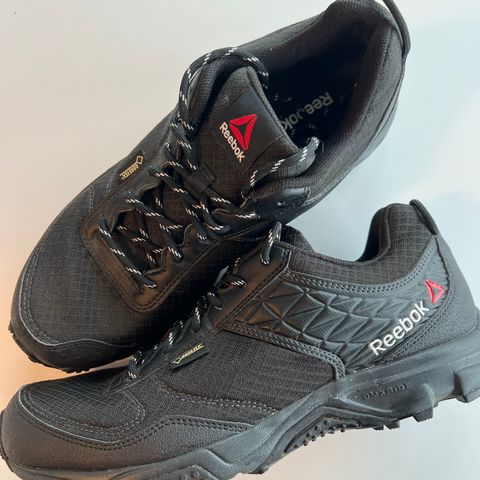 Reebok Goretex str 41