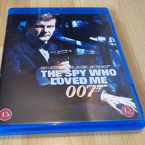 The Spy Who Loved Me på Blu-ray selges