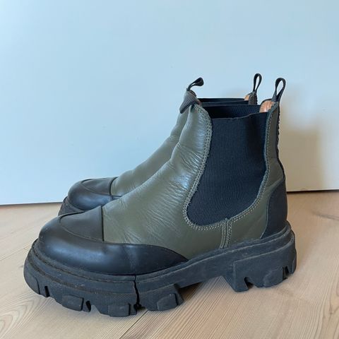 Ganni chelsea boots