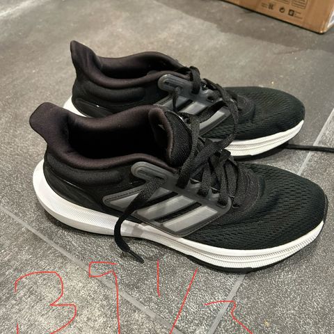 Adidas joggesko str 39 1/3