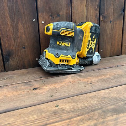 Dewalt Slipemaskin leies ut