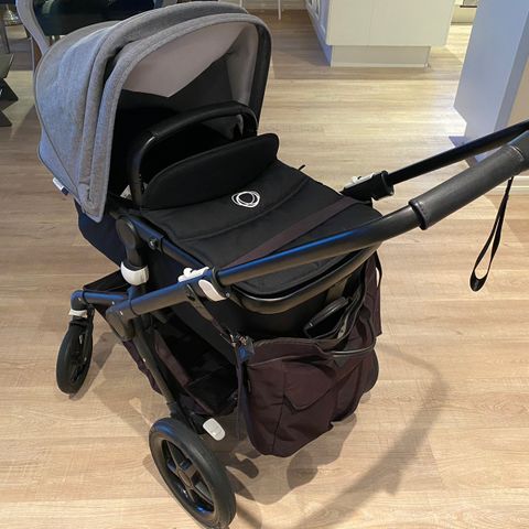 Bugaboo Fox med stelleveske og annet utstyr