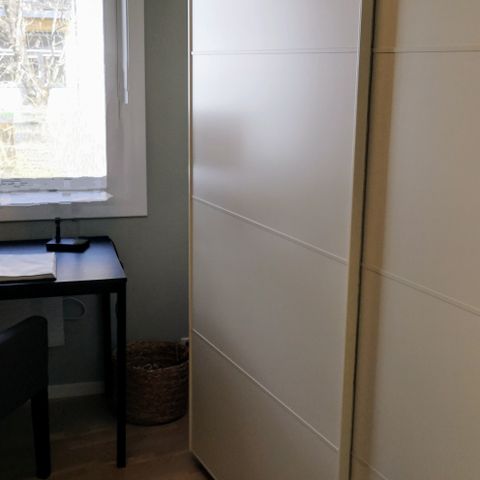 Skyvedørsgarderobe IKEA