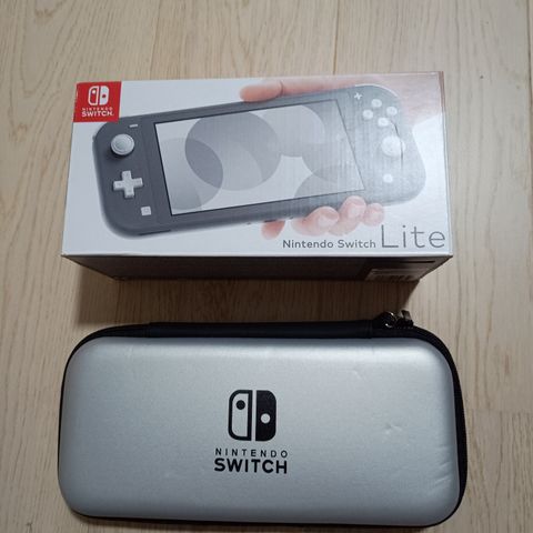 Nintendo Switch Lite grå + beskyttelse veske + ny deksel og ny skjermbeskyttelse