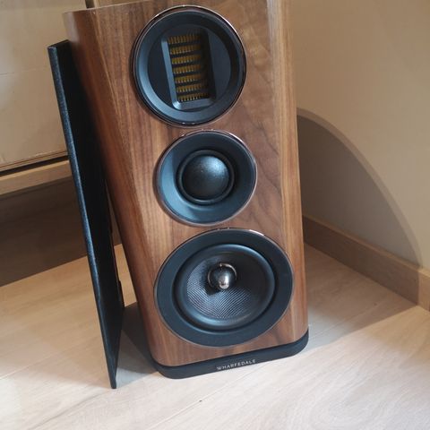 Wharfedale evo 4.2