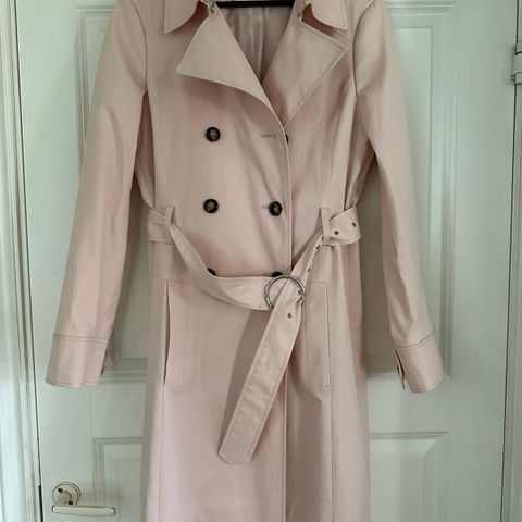 Ny trenchcoat fra Oui