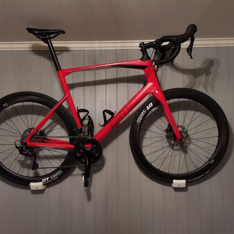 BMC Roadmachine Two, Shimano 105, DT swiss arc 1400 dicut - Svært rask! 61cm