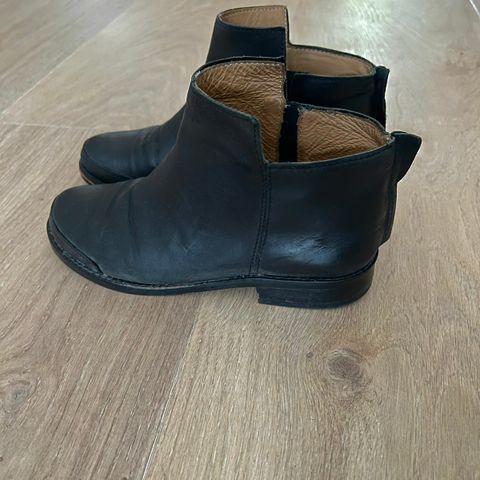 Acne boots str 35/36