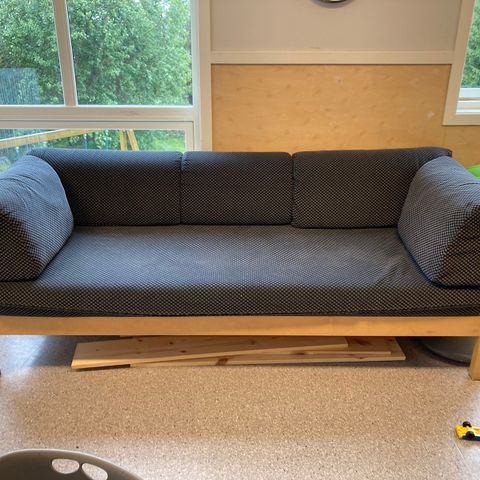 3 seter sofa fra Lek og lær