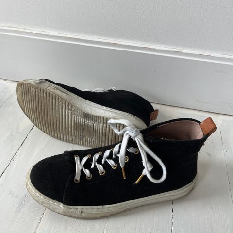 Suede sneakers 37