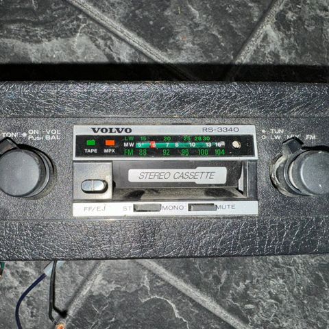 Gammel Original Volvo radio/kasettspiller