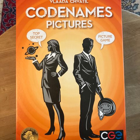 Codenames Pictures Game Bordspill