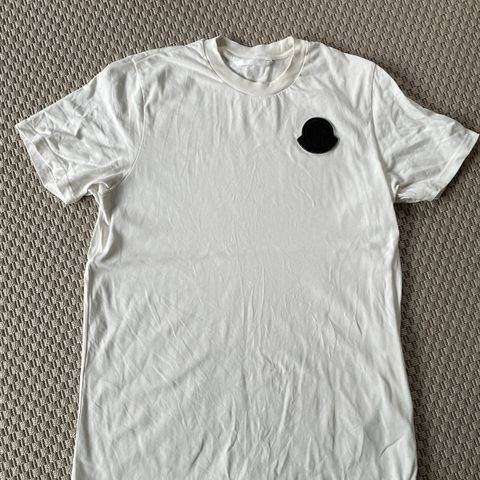 Moncler t-skjorte XL