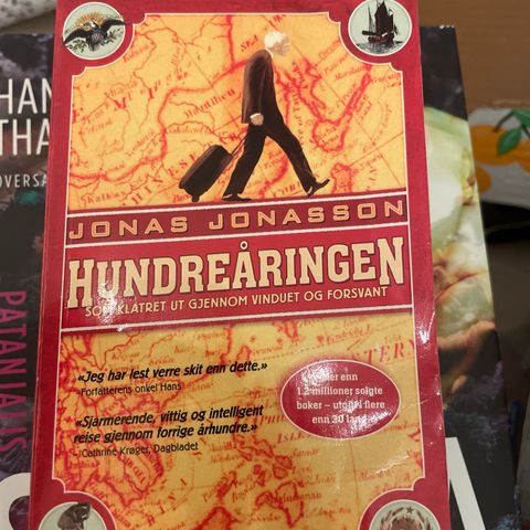 Hundreåringen som klatret ut gjennom vinduet og forsvant (Jonas Jonasson)