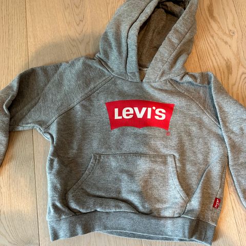 Levis hettegenser str 6 år