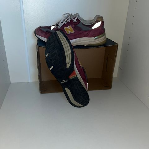 New Balance 992 Burgundy Gold- 44