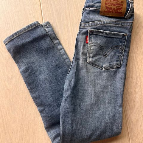 Levis 720 high skinne jeans str 116