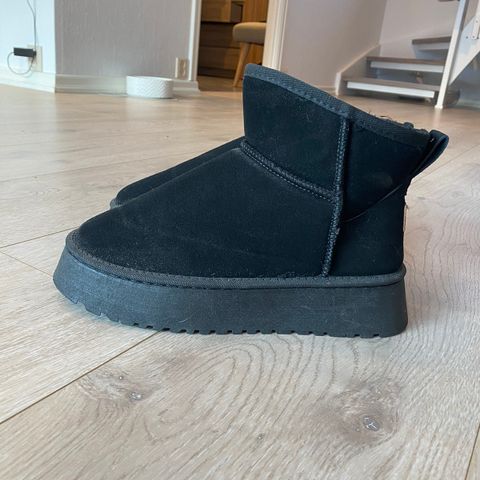 «Ugg» platforms