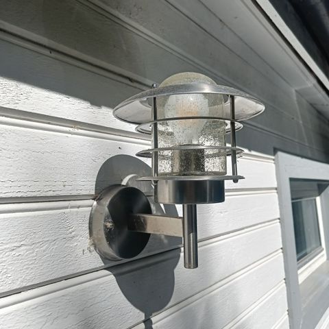 19 Ute lamper 4 stk for vegg 15 for å stå (Platting, mur, gjerde,oppkjørselen)