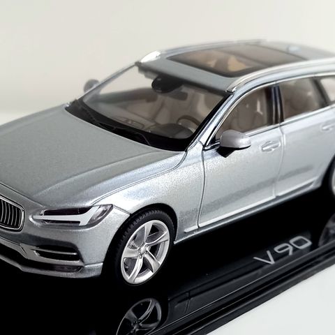 1:43 Norev Volvo V90