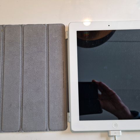 Ipad 2 - 16 gb - med deksel og lader