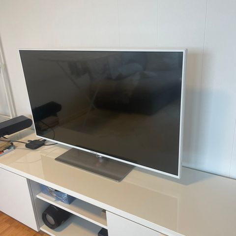 Hvit Finlux TV