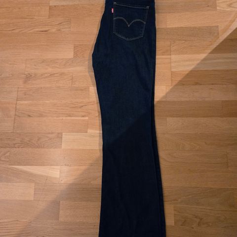 Ny Levi's 725 high rise bootcut strl 30 L30