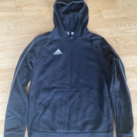 Adidas hettegenser