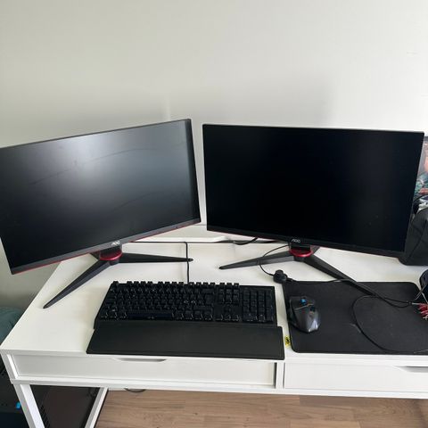 Komplett Gaming Setup til Salgs – Alt Du Trenger for Gaming i Én Pakke!