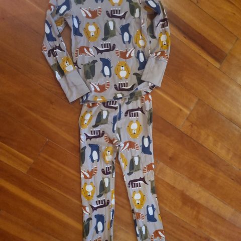 P&P pyjamas str 110/116