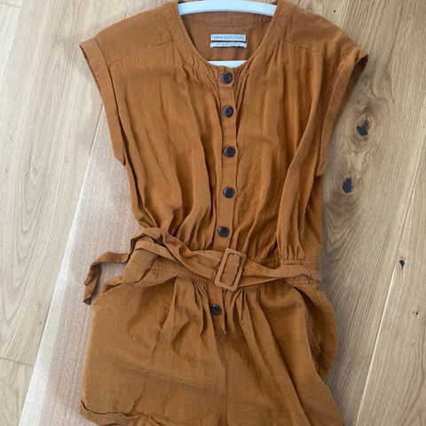 Nydelig playsuit fra Urban Outfitters