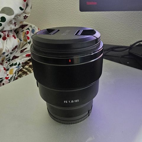 Sony FE 85mm 1.8