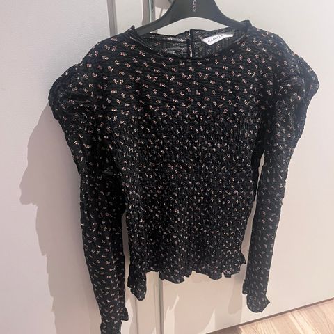 Frankie blouse fra Camilla Pihl