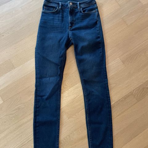 Acne jeans str 27/30 modell Peg dark blue